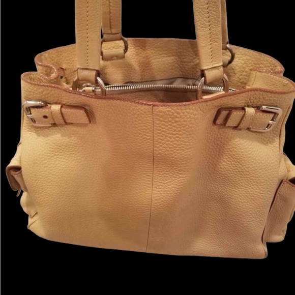 Beautiful authentic Prada bag. Tan pebble leather - Picture 4 of 5